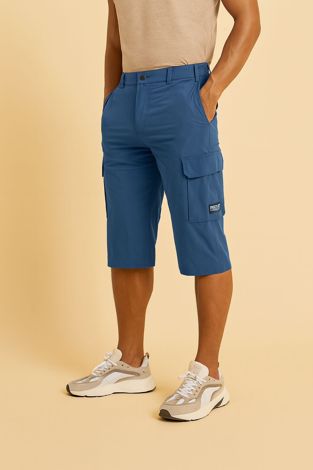 Men's cargo shorts - knee-length
